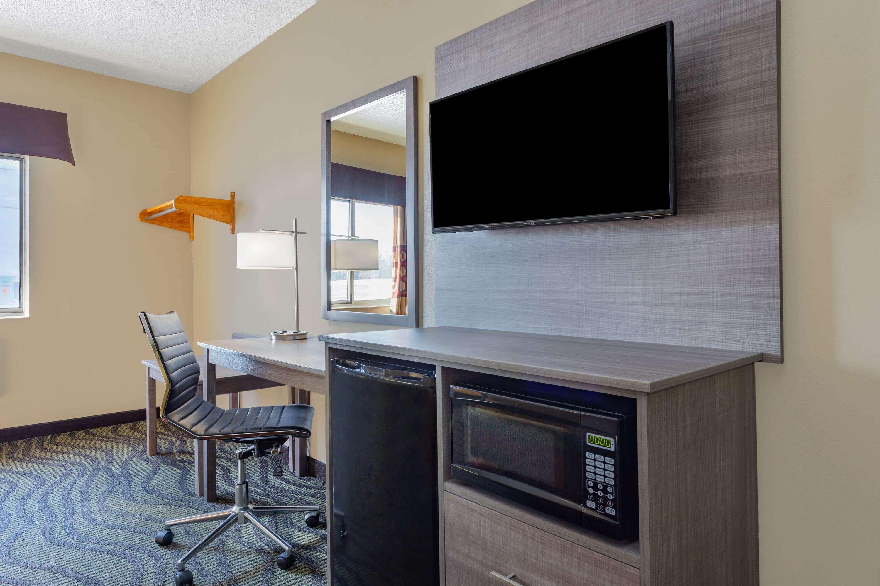 Super 8 By Wyndham Kokomo Exterior photo