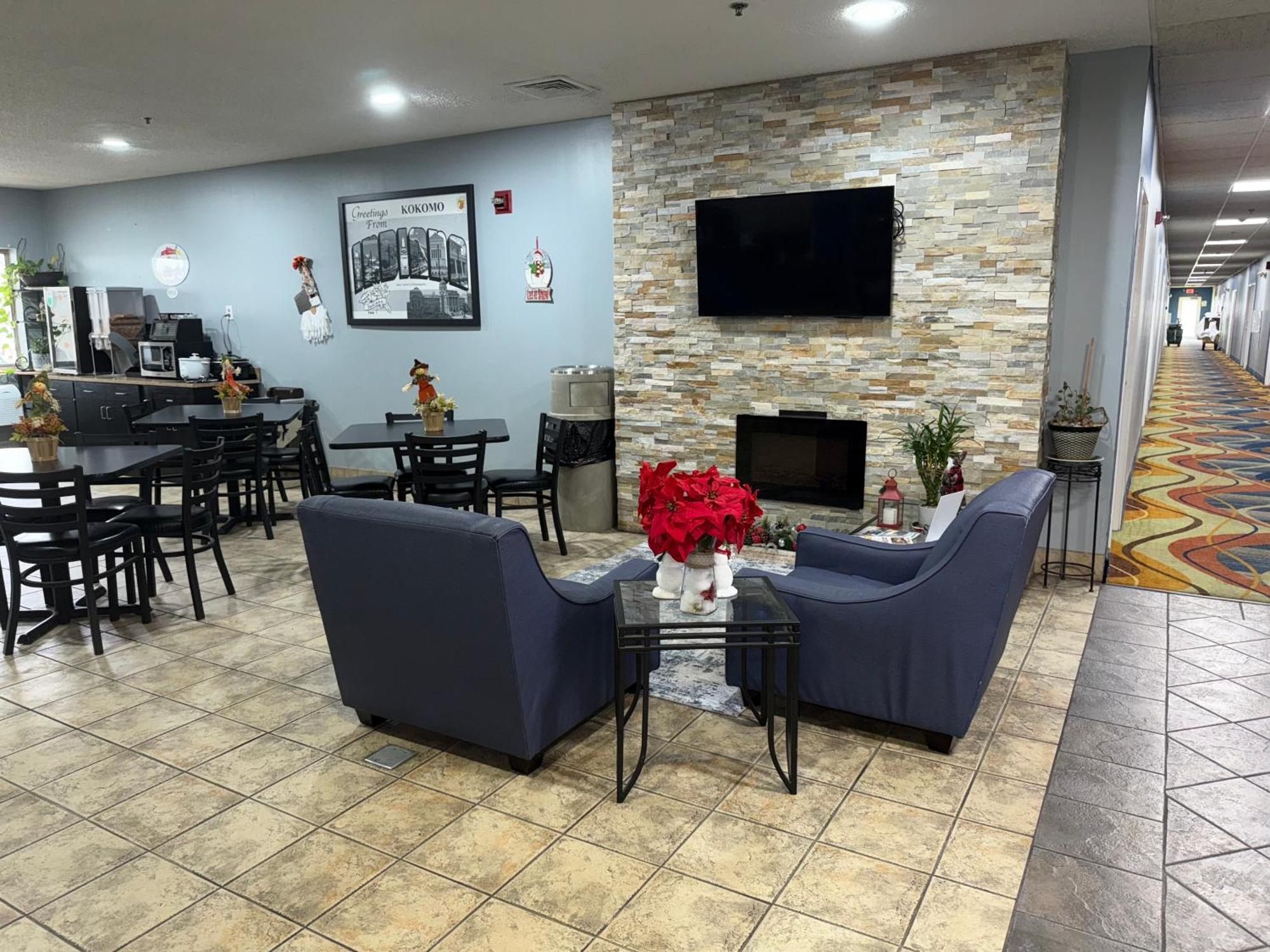 Super 8 By Wyndham Kokomo Exterior photo