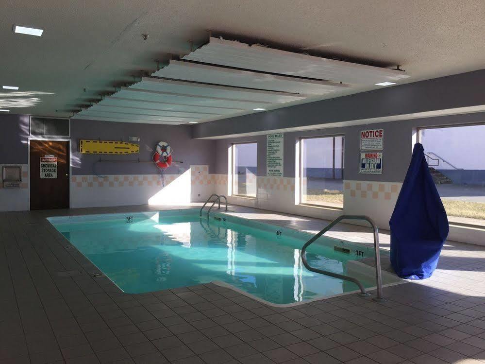 Super 8 By Wyndham Kokomo Exterior photo