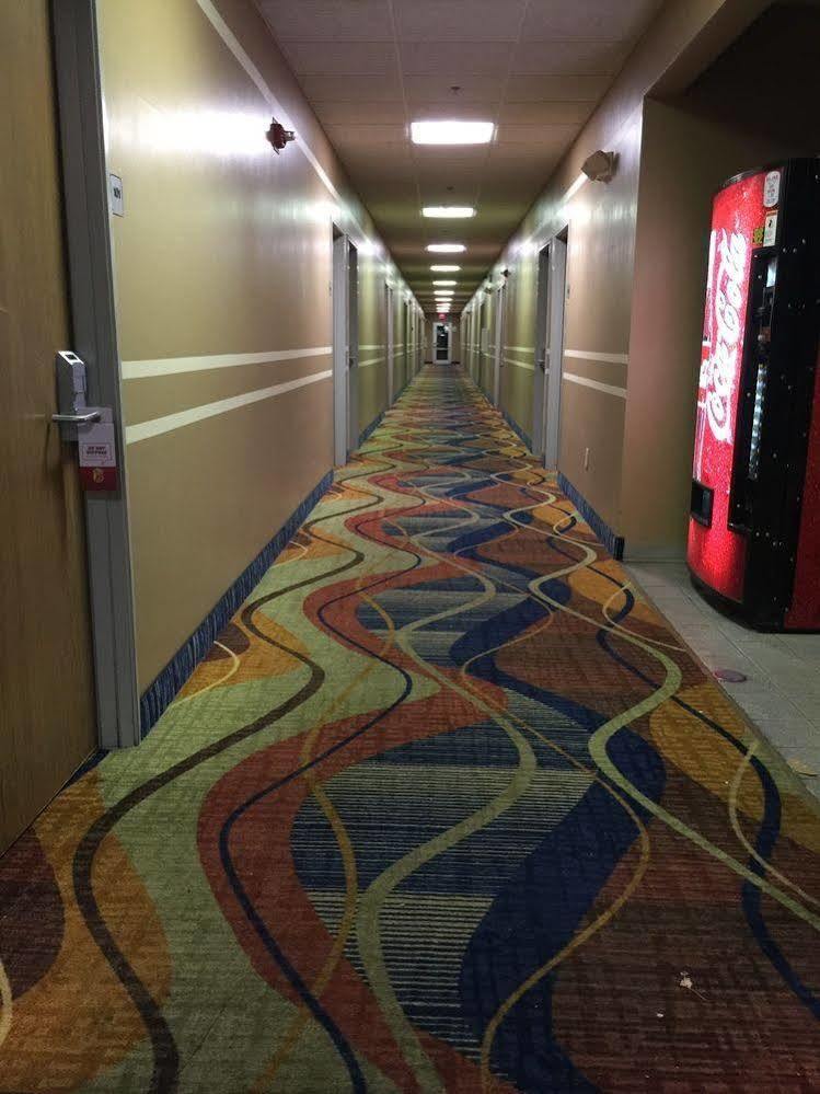 Super 8 By Wyndham Kokomo Exterior photo